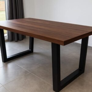 Valgomojo stalas svetaineje