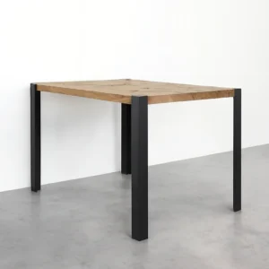 Valgomojo stalas su keturiom kojom