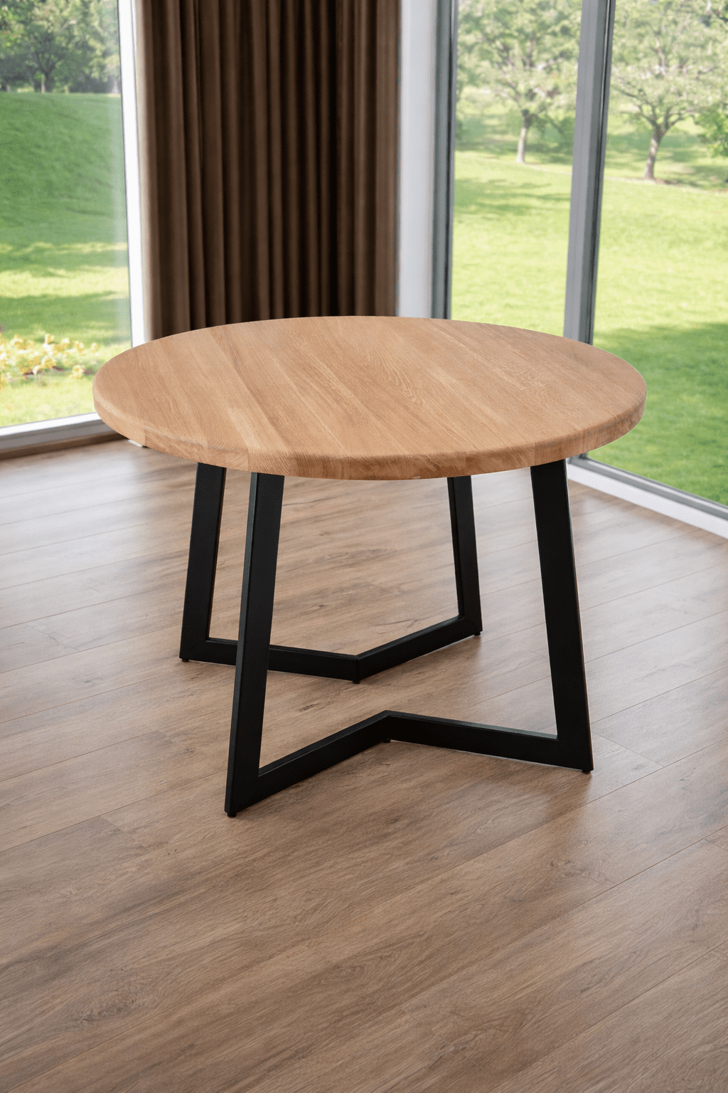 Ažuolinis valgomojo stals